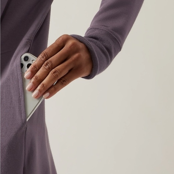 ATHLETA Pranayama Wrap - Picture 3 of 8